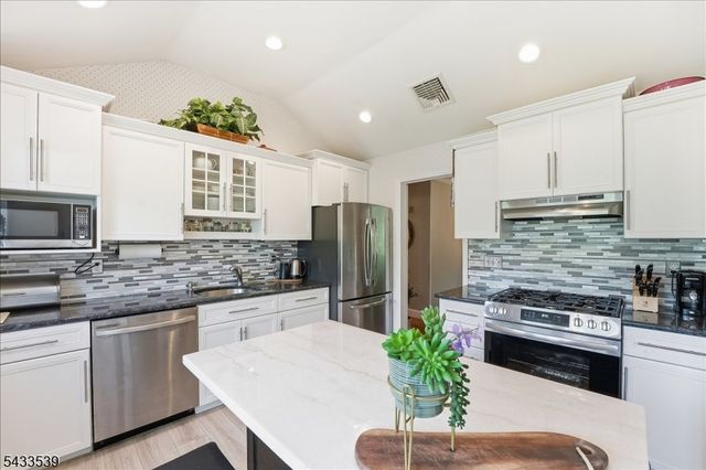 15 Mile Dr, Chester Twp., NJ 07930