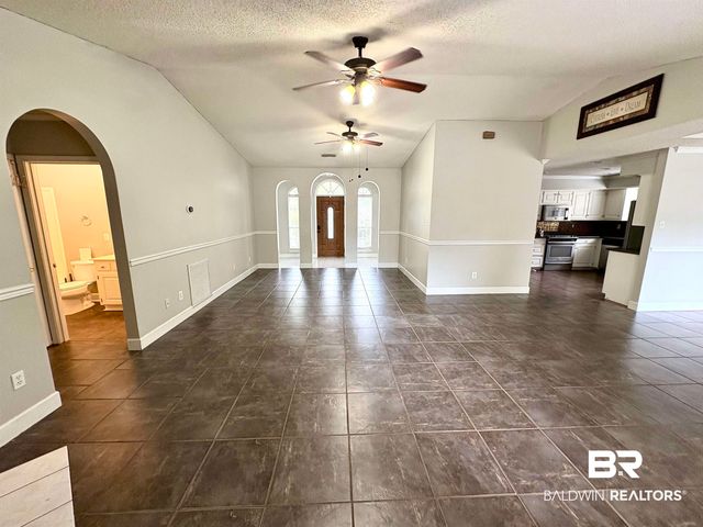 7201 N Ashmoor Drive, Mobile, AL 36695