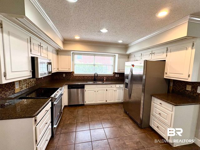 7201 N Ashmoor Drive, Mobile, AL 36695