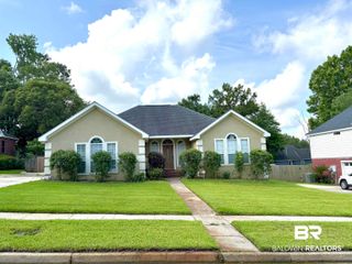 7201 N Ashmoor Drive, Mobile, AL 36695