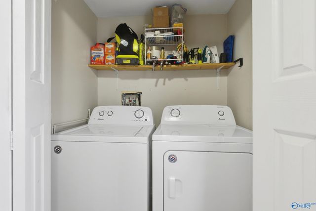 1217 Mccullough Avenue NE, Huntsville, AL 35801