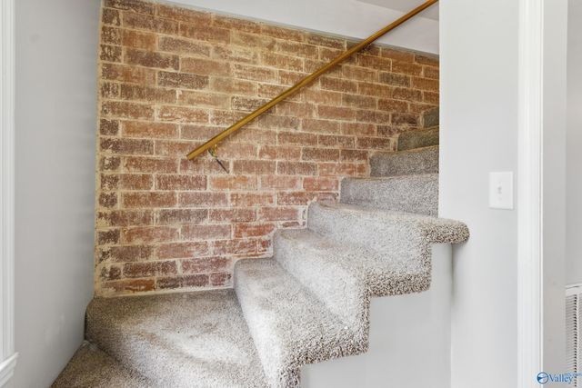 1217 Mccullough Avenue NE, Huntsville, AL 35801