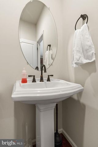 6654 BARTRAMS FOREST LN, Haymarket, VA 20169