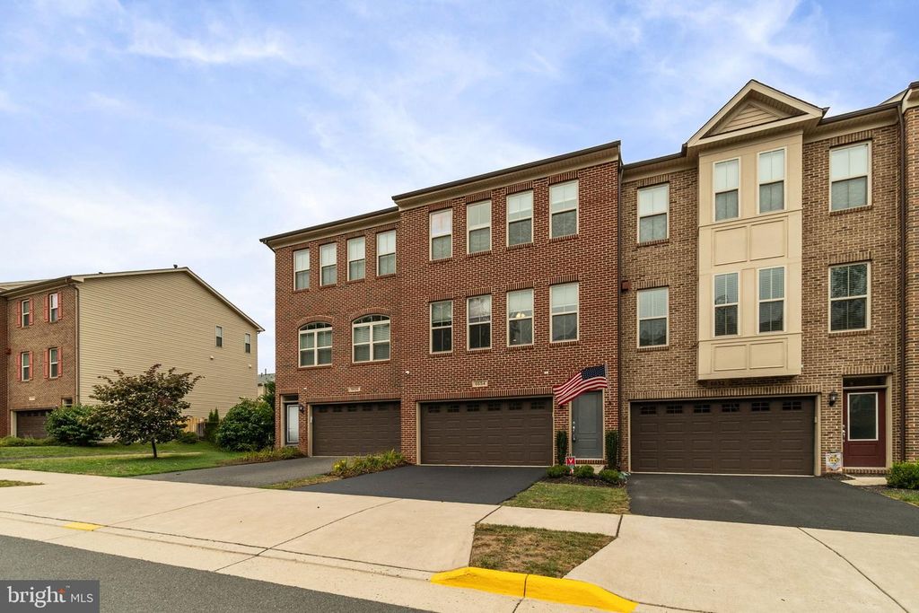 6654 BARTRAMS FOREST LN, Haymarket, VA 20169