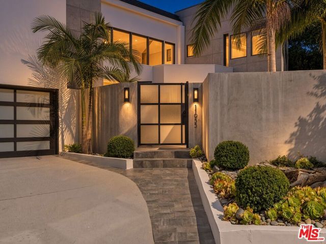 11955 Pinnacle Place, Beverly Hills, CA 90210