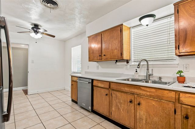 2507 N Shannon Street, Sherman, TX 75092