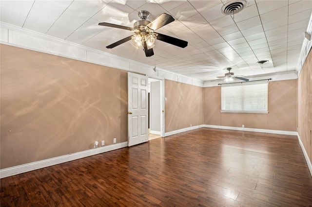 2507 N Shannon Street, Sherman, TX 75092
