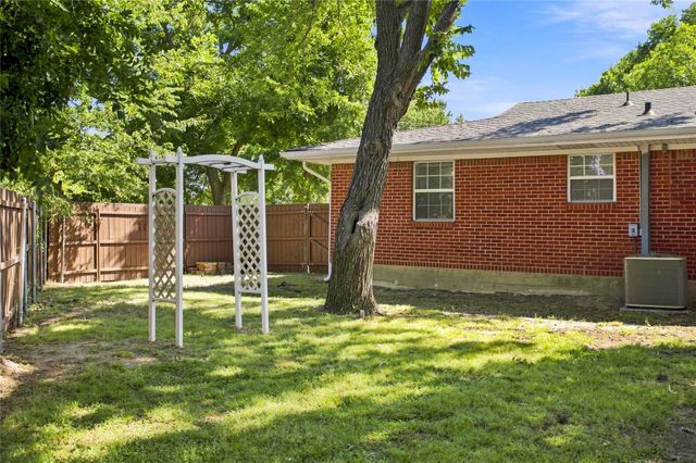 2507 N Shannon Street, Sherman, TX 75092