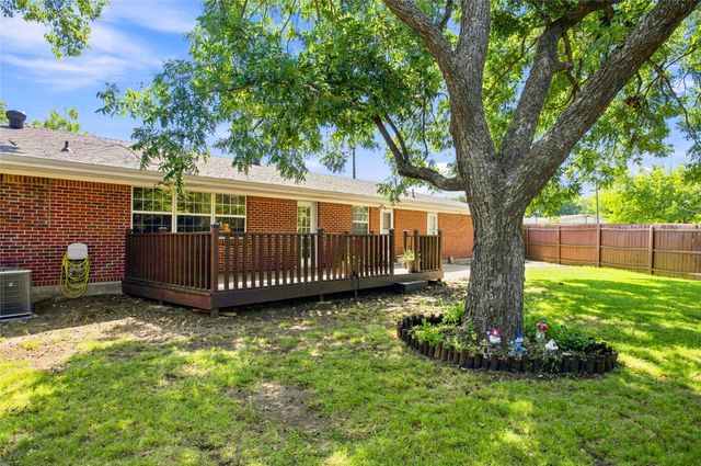 2507 N Shannon Street, Sherman, TX 75092