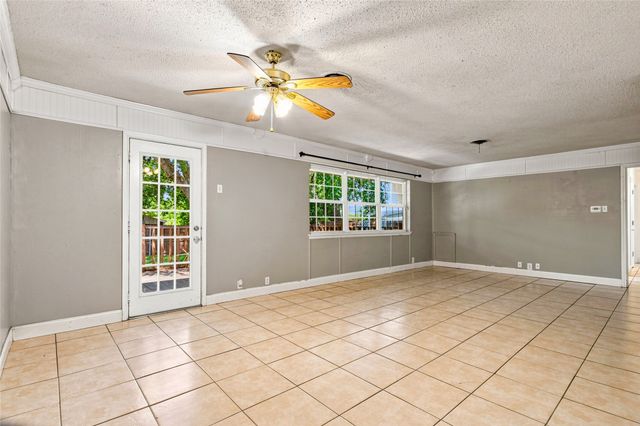 2507 N Shannon Street, Sherman, TX 75092