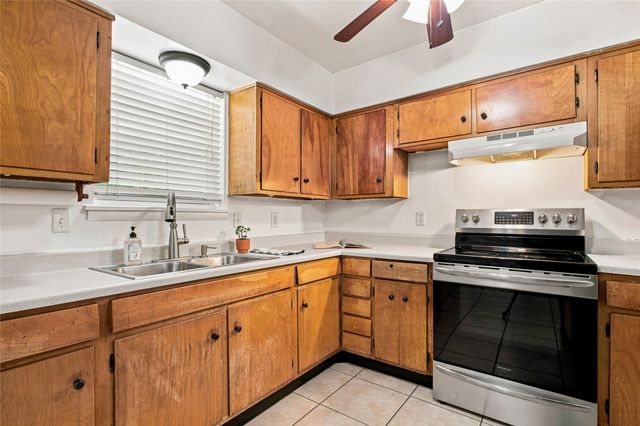 2507 N Shannon Street, Sherman, TX 75092