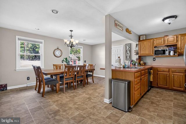 1236 MAGNOLIA RD, Vineland, NJ 08361