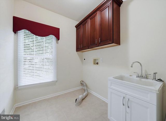 17 WATERTON DR, Bear, DE 19701