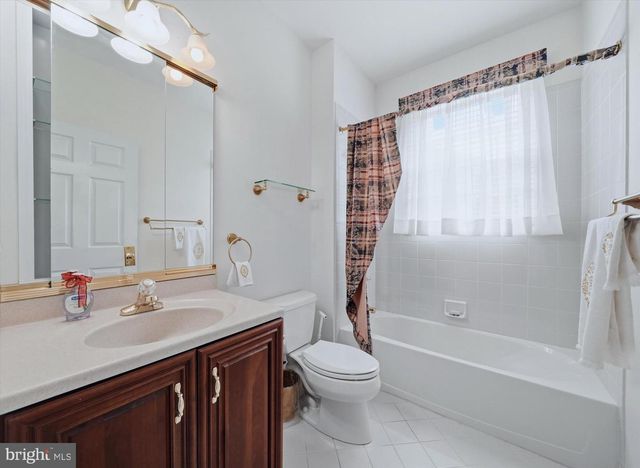 17 WATERTON DR, Bear, DE 19701