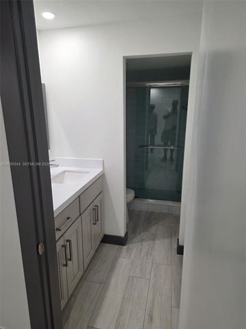 660 Tennis Club Dr 201, Fort Lauderdale, FL 33311