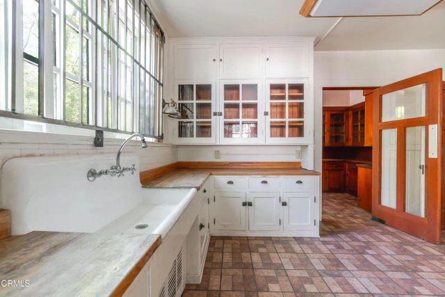 237 W State Street, Pasadena, CA 91105