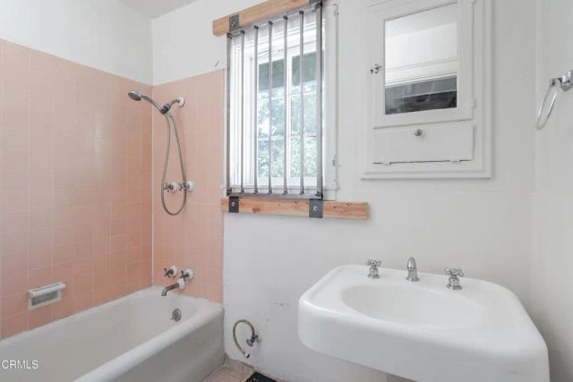 237 W State Street, Pasadena, CA 91105