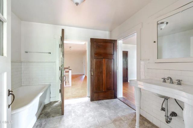 237 W State Street, Pasadena, CA 91105