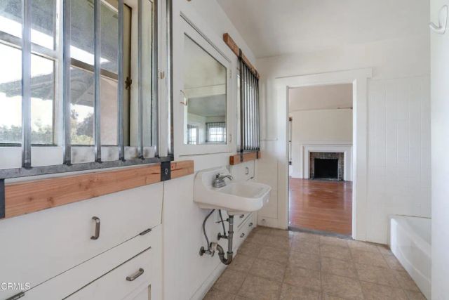 237 W State Street, Pasadena, CA 91105