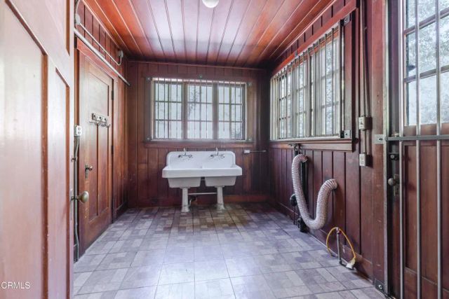 237 W State Street, Pasadena, CA 91105