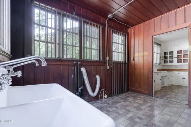 237 W State Street, Pasadena, CA 91105