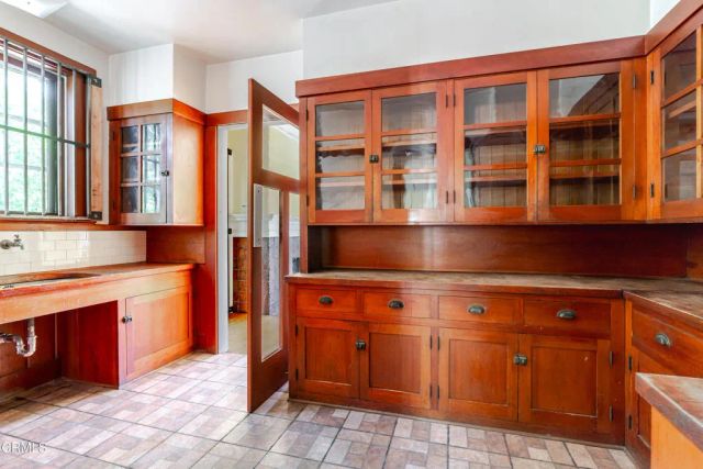 237 W State Street, Pasadena, CA 91105