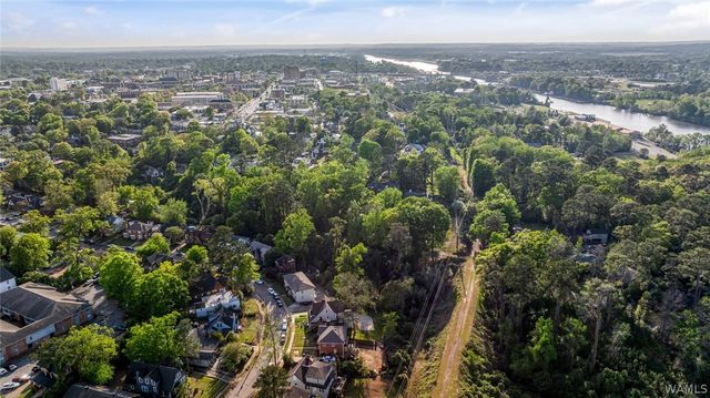 1411 Caplewood, Tuscaloosa, AL 35401