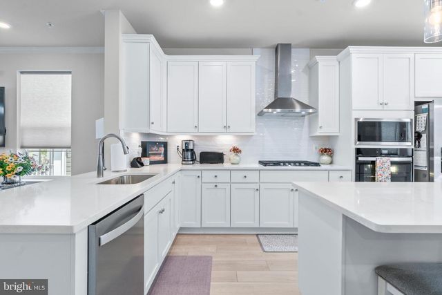 611 LADYWELL ST, Middle River, MD 21220