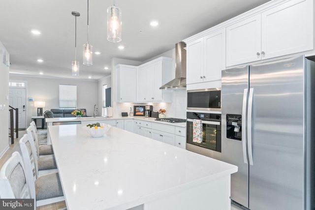 611 LADYWELL ST, Middle River, MD 21220