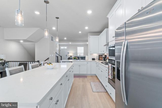611 LADYWELL ST, Middle River, MD 21220