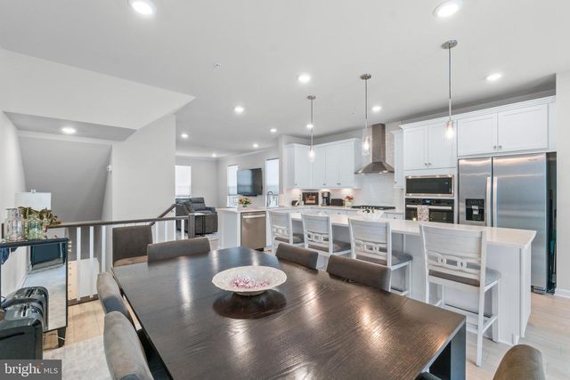 611 LADYWELL ST, Middle River, MD 21220