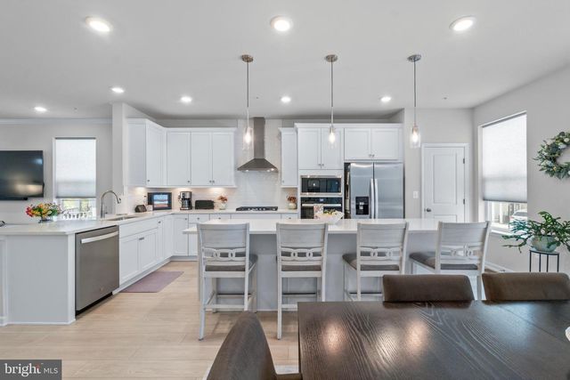611 LADYWELL ST, Middle River, MD 21220