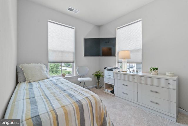 611 LADYWELL ST, Middle River, MD 21220