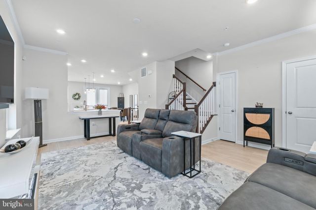 611 LADYWELL ST, Middle River, MD 21220