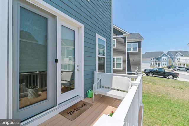 611 LADYWELL ST, Middle River, MD 21220
