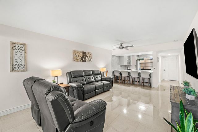 6049 Balboa Circle 103, Boca Raton, FL 33433