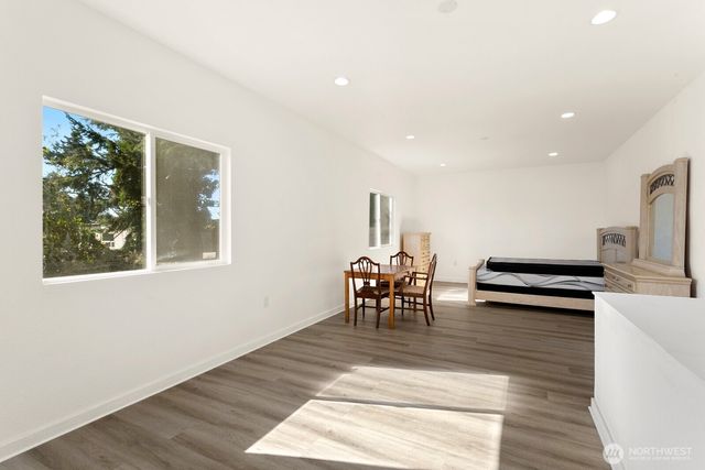 6526 Pacific Avenue, Tacoma, WA 98408