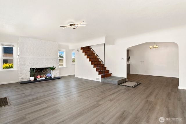 6526 Pacific Avenue, Tacoma, WA 98408