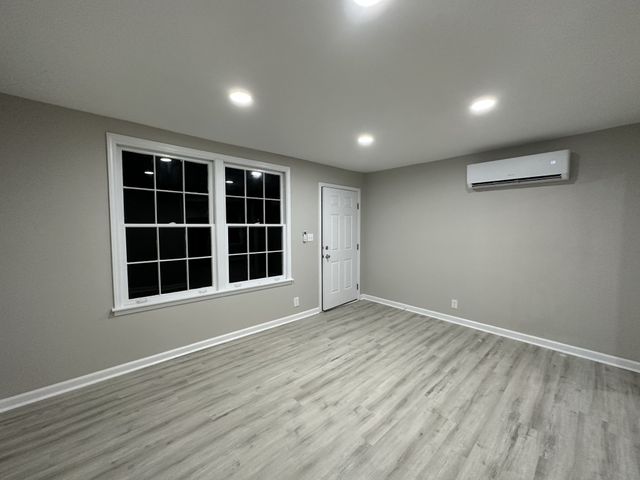 724 Kingsbury Rd, Clarksville, TN 37040