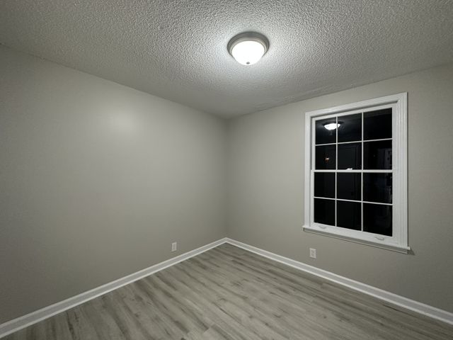 724 Kingsbury Rd, Clarksville, TN 37040