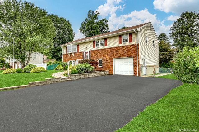 55 Maple Drive, Stony Point, NY 10980