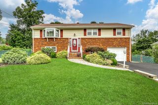 55 Maple Drive, Stony Point, NY 10980
