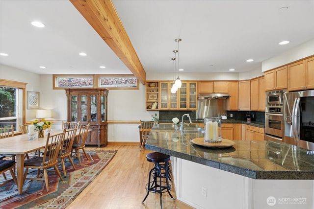 17412 32nd Avenue NE, Lake Forest Park, WA 98155