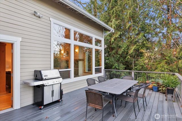 17412 32nd Avenue NE, Lake Forest Park, WA 98155