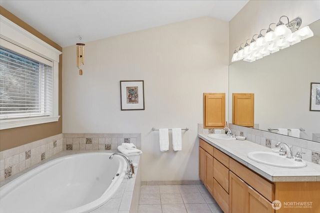 17412 32nd Avenue NE, Lake Forest Park, WA 98155