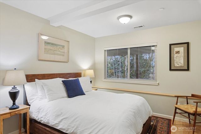 17412 32nd Avenue NE, Lake Forest Park, WA 98155