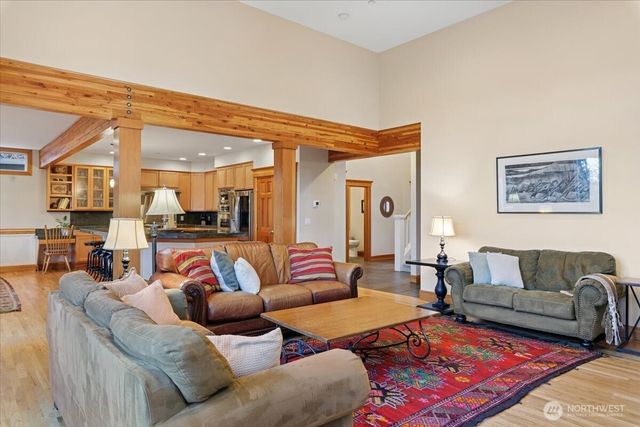 17412 32nd Avenue NE, Lake Forest Park, WA 98155