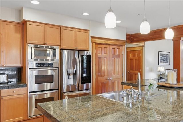 17412 32nd Avenue NE, Lake Forest Park, WA 98155