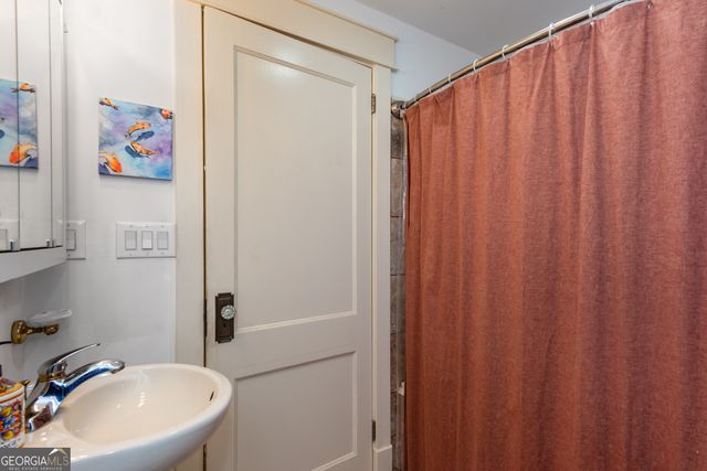 1698 Temple Avenue, College Park, GA 30337