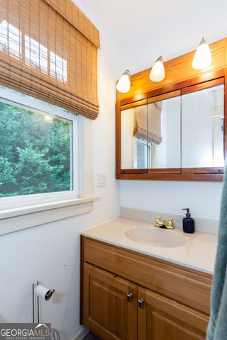 1698 Temple Avenue, College Park, GA 30337